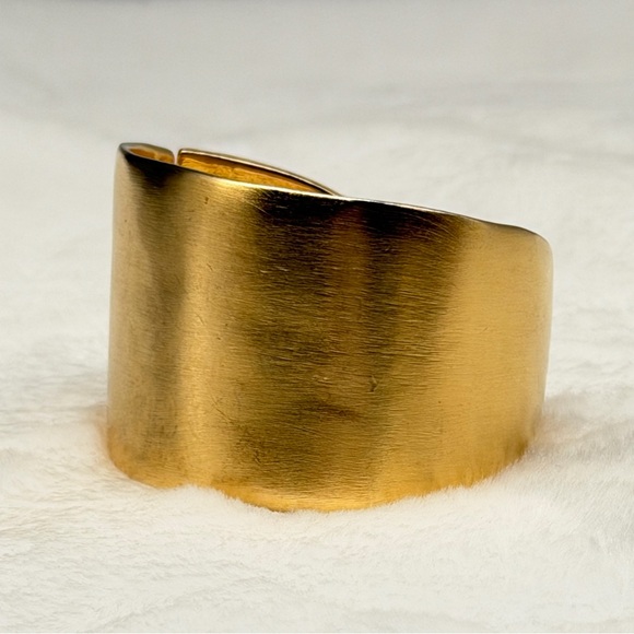 Vintage Signed Kenneth Lane Matte Gold Wide Hinged Cuff Bracelet KJL 1.5”x 6.5” - Picture 4 of 16